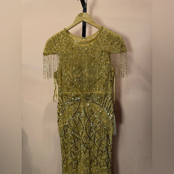 NWT Mac Duggal Women's Gold Embellished Fringe Cap Sleeve Trumpet Gown Size 6 - Picture 6 of 8